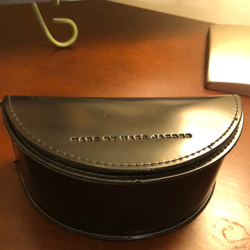 Gorgeous Marc Jacobs sunglasses case